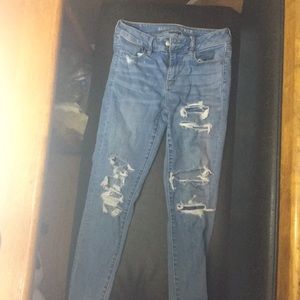 American eagle ripped skinny jeans/medium wash